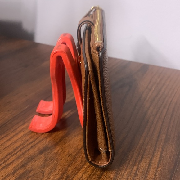 Michael Kors wallet - Picture 10 of 10